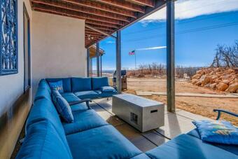 2br Mountain Dream Suite, Lake Views