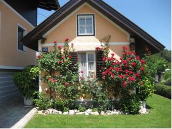 Hostal G�stehaus Stroitz