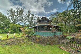 Secluded Keaau House With Hot Tub And Wraparound Porch!