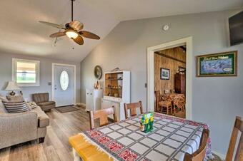 Serene Lakefront Getaway With Fire Pit And Grill