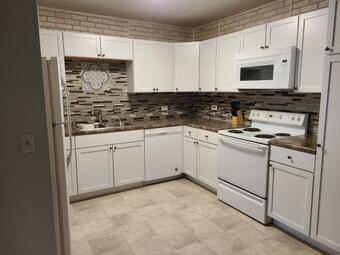 Main St Suite Sleeps 8