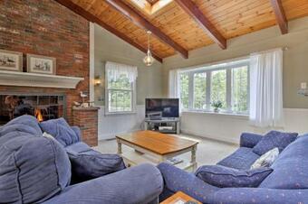 Cozy North Falmouth Home With Guest House And A And C!