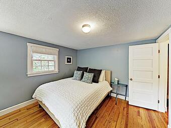 Chic Coastal Home With Large Backyard, Near Beach Home