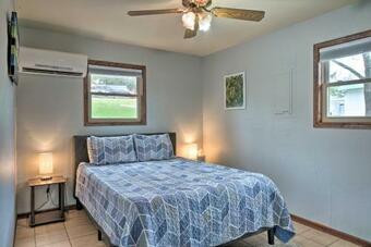 Table Rock Getaway With Fire Pit And Lake Access!