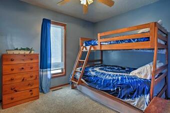 Quiet Cottage With Porch Btwn Branson And Springfield!