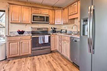 Secluded Cabin With Mtn Views - 9 Mi To Chimney Rock!