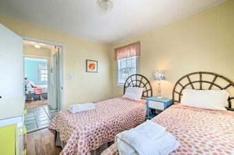 Emerald Isle Beach House, Steps To The Ocean!