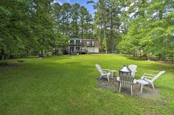 Lake And Golf Retreat With Dock And 2 Luxe Decks!