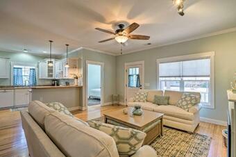 Southport Bungalow With Hot Tub And Fire Pit!