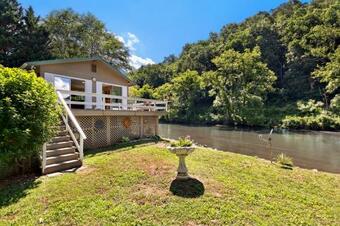 2 Bed 1 Bath Vacation Home In Sylva