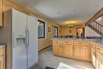 Ski, Swim, And Golf At Hideout Hideaway With Game Room!