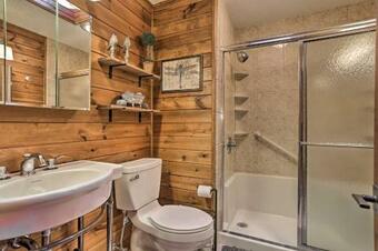 The Rustic Retreat At Big Bass Lake With Hot Tub