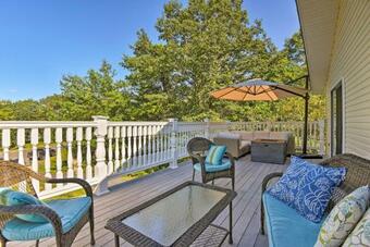 Quiet Long Pond Home On 1 Acre With Deck And Patio!