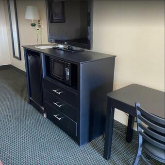 Hotel Sunsetinn And Suites