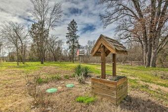 Emory Cabin With Fire Pit And Porch Near Lake Fork