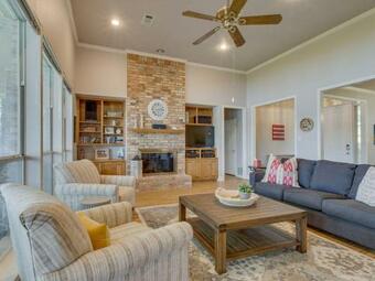 Buck's Lakeview Retreat