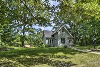 Updated Home With Deck, 2 Mi To Sister Bay Beach