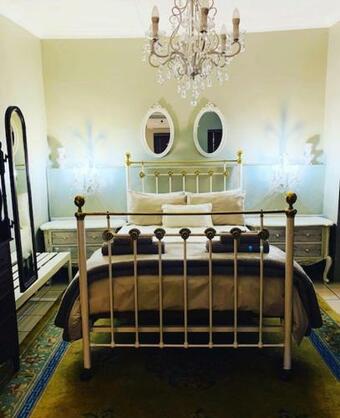 Hostal Lord Carnarvon Small Hotel