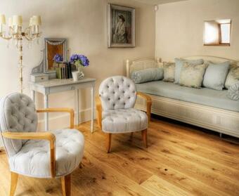 Temple Guiting Chateau Sleeps 30 Air Con Wifi