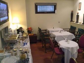 Hostal Kaloneri Rooms