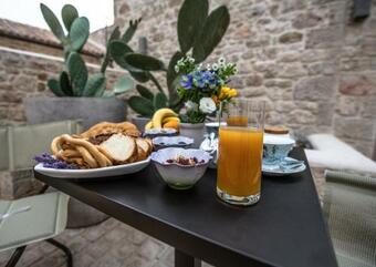 ?orona Boutique Hotel