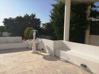 Summer Flat Steps To Beach With Garden & Sea View