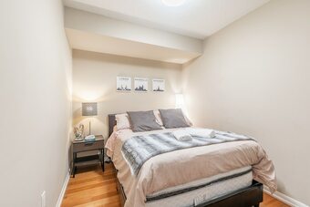 Stylish Suite In Downtown Toronto