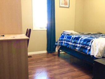 Quiet Room Around York University Subway