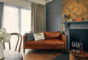 Hostal Dunstan Times