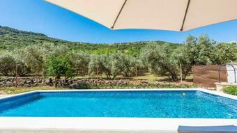 Casa Rural El Ciruelo Loco Alfarnate By Ruralidays