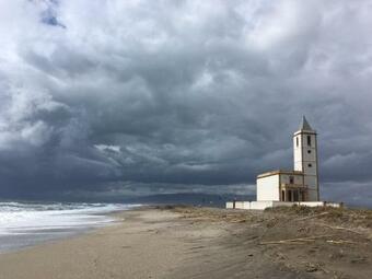 Moderno Apartamento Frente A La Playa Y El Centro