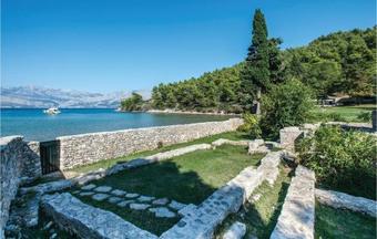 Holiday Home Lovrecina Bb