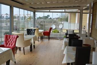 Assortie La Villa Hotel