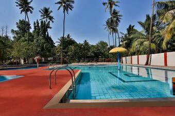 Hotel Oyo 24163 C Beach Resort