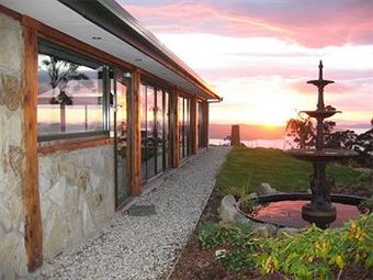 Lodge Woodbridge Hill Hideaway