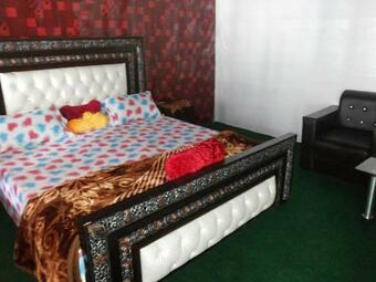 Hotel Kashmir Lodge