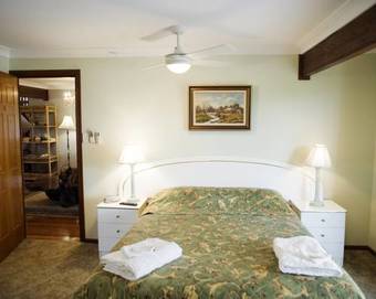 Ainslie Manor Bed And Breakfast