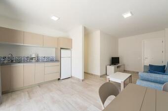 Apartamento Apt Private Terrace 2 Min Walk To Beach - Some With Sea Views