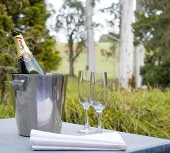 Hotel Linaker Art Deco Nurses Quarters