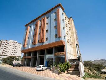 Hotel Oyo 545 Golden Galaxies Furnished Units