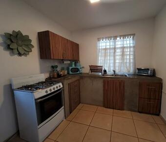 Comfty Apartment 8 Minute Walk From Beach