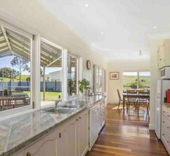 Harry Scotts Farmhouse At Vineyard