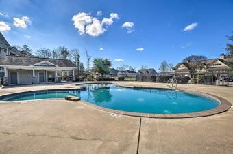 Apartamento Modern Condo Lake Access And Furnished Balcony