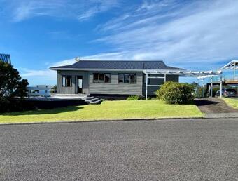 Mayor Magic - Onemana Holiday Home