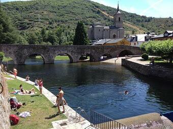 Hostal Las Carballedas - Habitaciones Con Ba�o Y Cocina Privados-