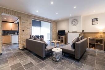 Apartamento Spacious Appartment Aan Damse Vaart @ Brugge