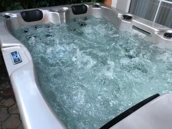 Prague Luxury Villa, Jacuzzi, Hi-speed Wifi, Hbo, Terrace