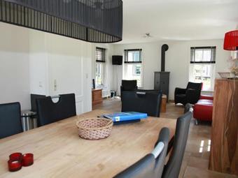 Villa Wiringherlant 1