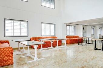 Hotel Oyo Townhouse 393 Orient Grand