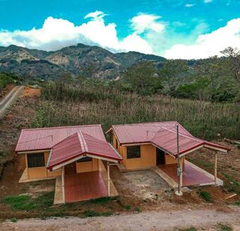 Casa Con Vista A Valle De Dota Y Zona Cafetalera